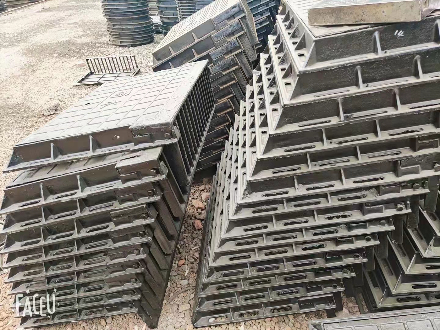 排水溝篦子/板凳篦子/鑄鐵三件套篦子廠家報價（免費咨詢）